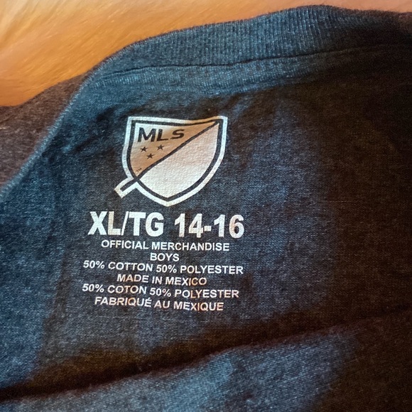 MLS LAFC BOYS Youth SZ XL graphic crest shirt - Picture 3 of 5